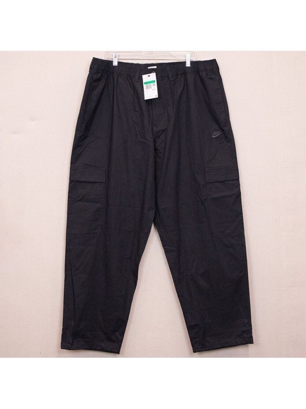 Nike Sportswear Club woven cargo black pull on pants NWT-XL